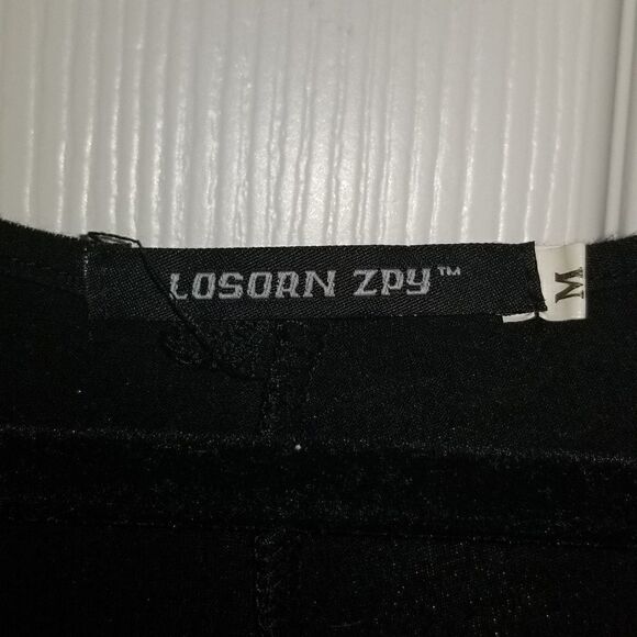 Losorn Zpy | Black & White Lace Dress - Picture 3 of 5